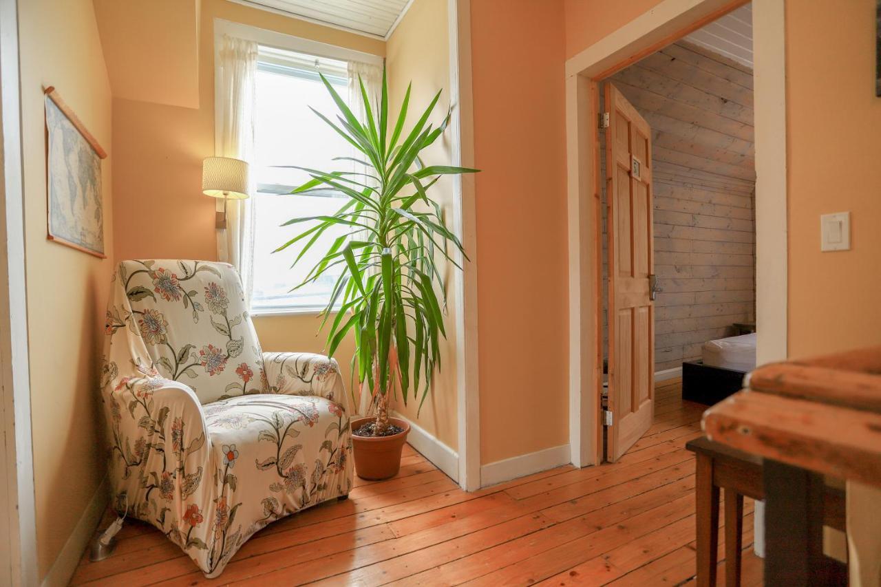 23Maple Bed & Breakfast Haliburton Exterior photo